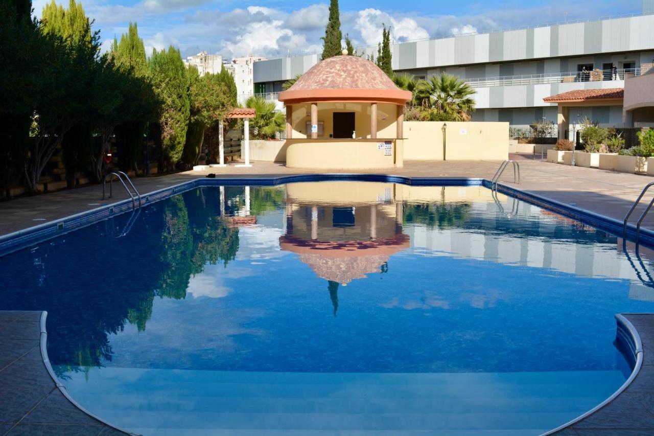 Queens Gardens - Kato Paphos - Next To Kings Ave Mall --- By Yiota Esterno foto